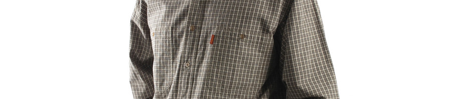 Рубашка в мелкую коричневую и бежевую клетку.  Материал средней