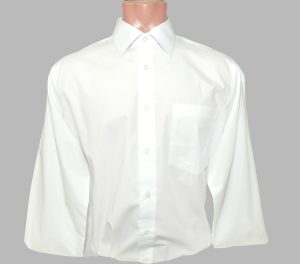 Мужская классическая рубашка белого цвета.  Тонкий материал