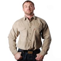 Вельветовая мужская рубашка большого размера бежевого цвета.