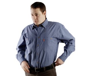 Рубашка большого размера в мелкую синего цвета клетку.  Тонкий материал Модель длинный рукав с двумя большими карманами свободного кроя.