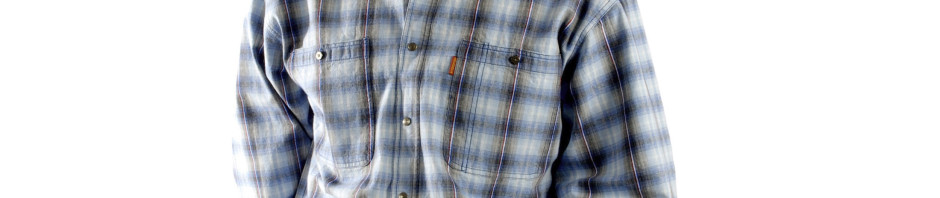 Мужская рубашка в крупную светло-голубого цвета клетку с красной полосой