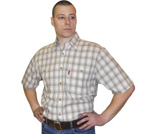 Рубашка с коротким рукавом в бело-серо-бежевую среднюю клетку. 