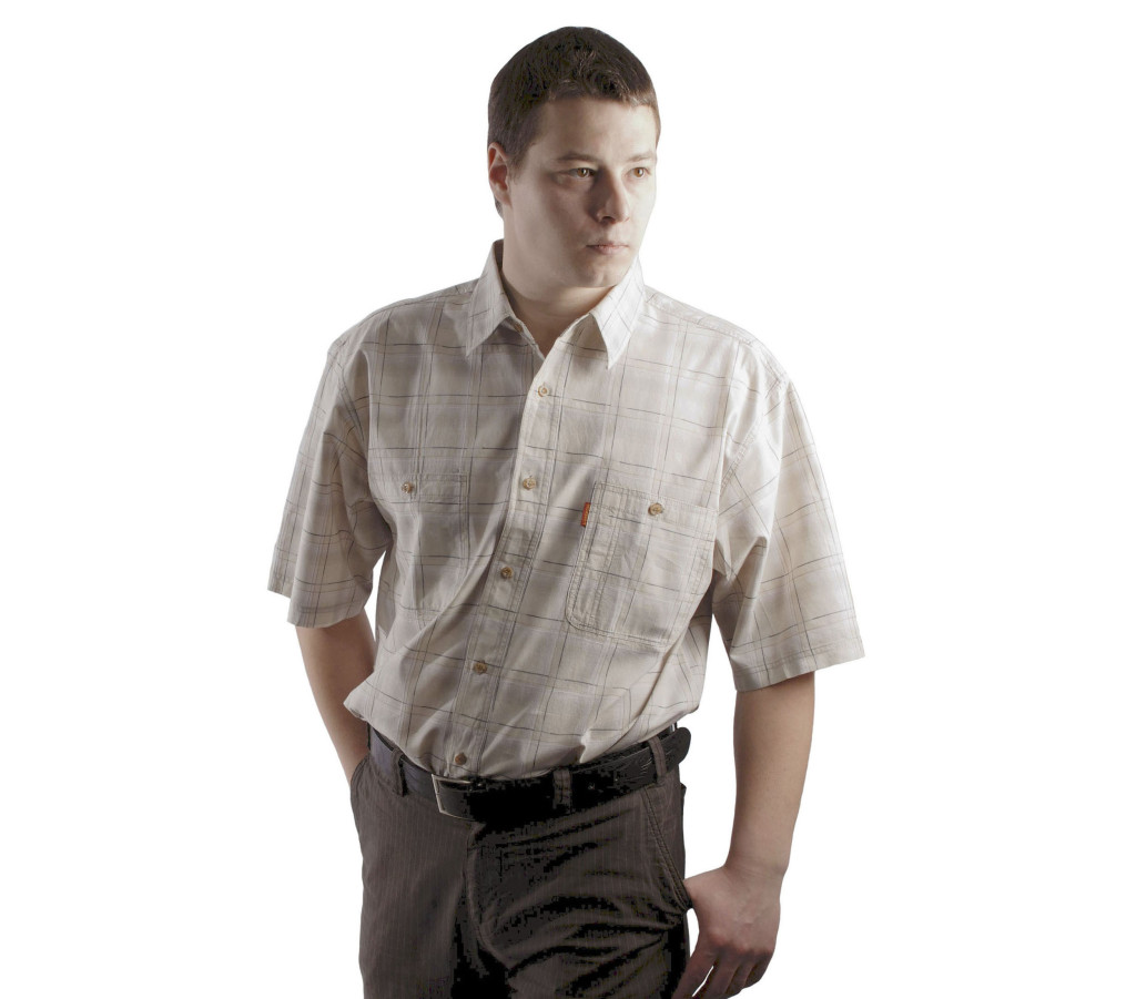 Рубашка с коротким рукавом  в среднюю бежевую клетку.  Размер от 46-48