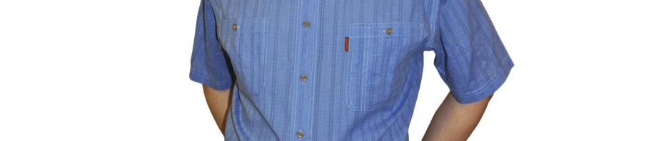 Мужская рубашка с коротким рукавом синего цвета с прострочками. 