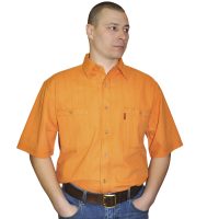 Рубашка с коротким рукавом оранжевого цвета.  Размер от 46-48