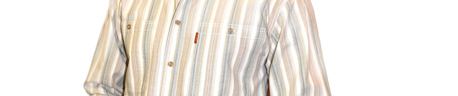 Мужская рубашка с длинным рукавом в тонкую бежевую полоску.   Размер