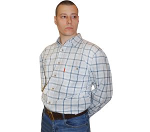 Мужская рубашка с длинным рукавом белого цвета в крупную  сине-серую