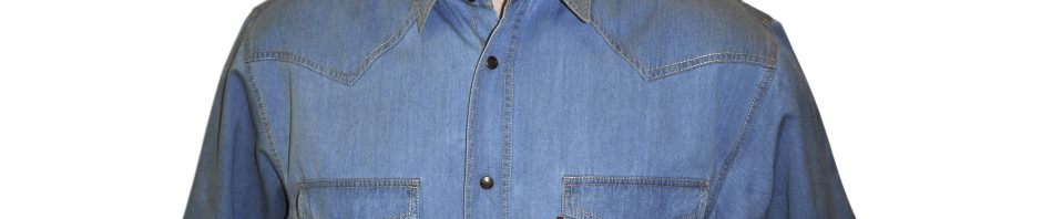 Джинсовая рубашка синего цвета.  Размера от 46-48 до 54-56 свободного
