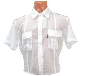 Рубашка с коротким рукавом белого цвета из тонкого материала. Модель