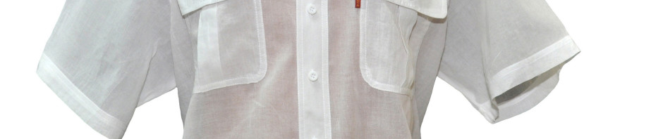 Рубашка с коротким рукавом тонкого белого цвета . Модель очень